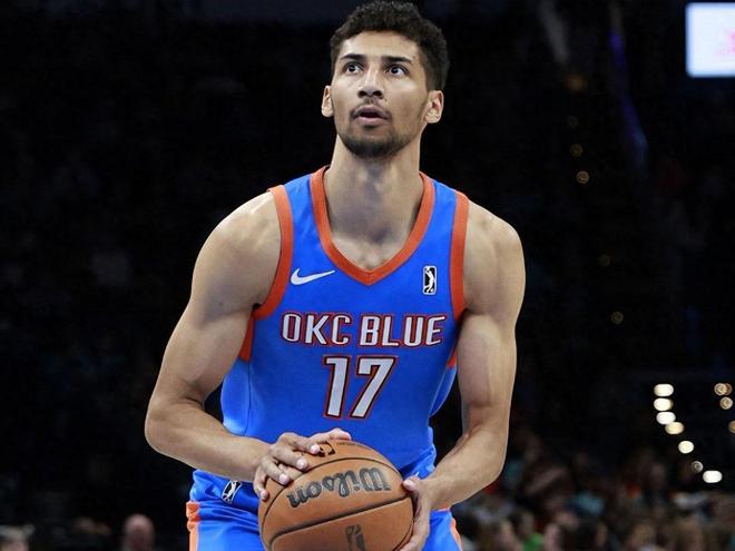 一夜3大消息！勇士一签一裁，湖人升实力榜第三，保罗仍想回归...