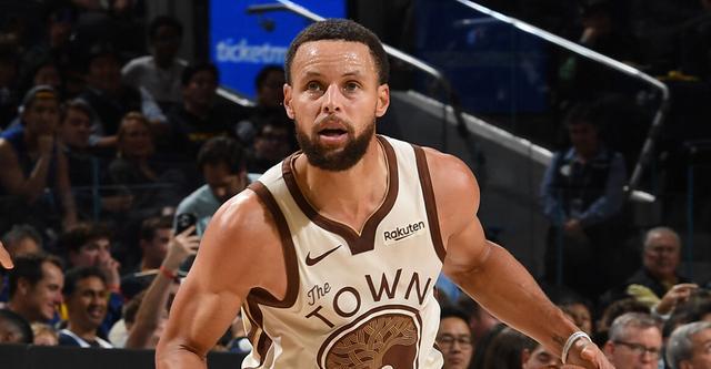 库里：没人能代替追梦的作用 但小佩顿今晚做得很棒...