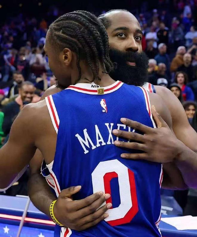 空砍31+8，哈登沮丧离场！小卡复出遥遥无期，卢也该下课了...