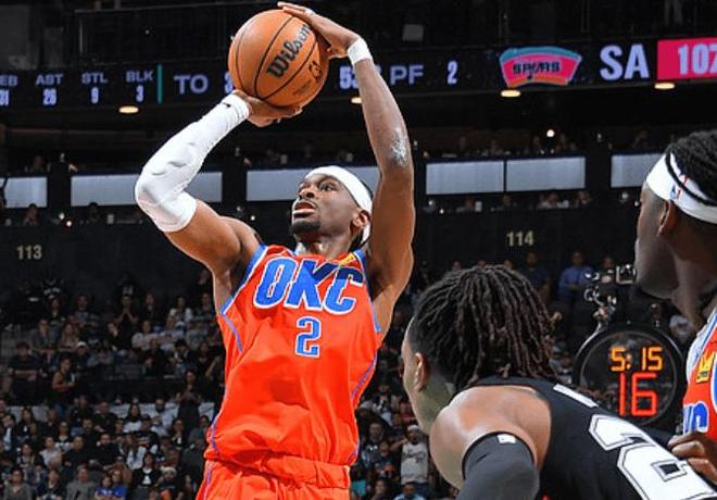 狂输24分，又15分大败！夺冠热门轰然倒下，老詹真的该离开了