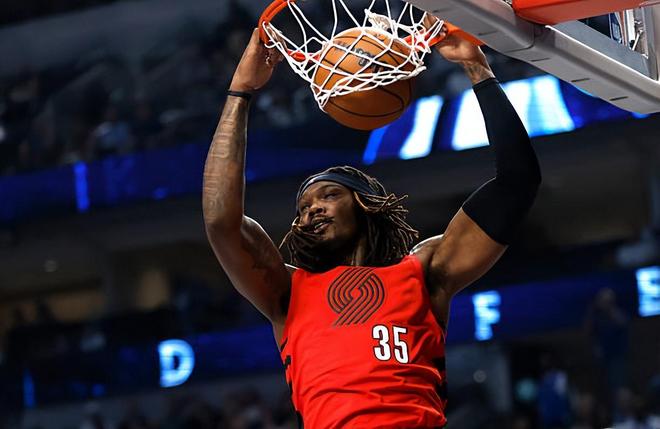 攻防两端都打爆了勇士防线，开拓者内线大将依然有着超强的实力？...