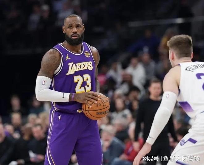 NBA最新排名出炉!湖人保住西部第3,火箭率先掉队,勇士雪上加霜