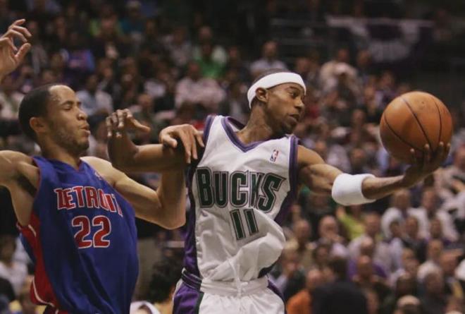 3分钟退赛！字母哥，这次真想走了......