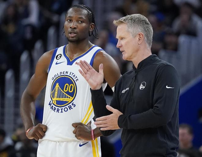 2年4850万美金，破镜难圆！库明加硬刚科尔，勇士酝酿大交易...