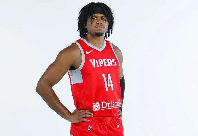 防守態度存在問題,前76人側翼在火箭二隊的整體表現并不理想?