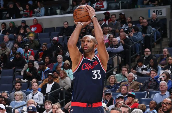 明明状态不佳,但快船还是让状态明显下滑的锋线老将打了28分钟?