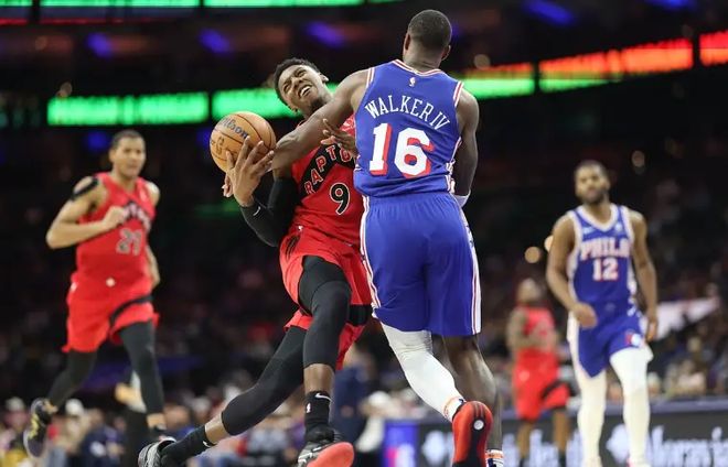 NBA：湖人火箭齊頭并進，雷霆一枝獨秀，勇士卡中間，快船下沉了