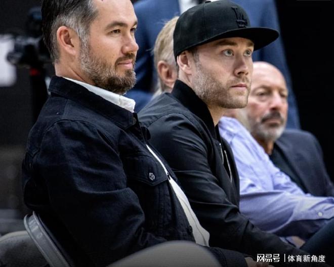 天哪！全部开除，一个不留，湖人这是要玩大的..........