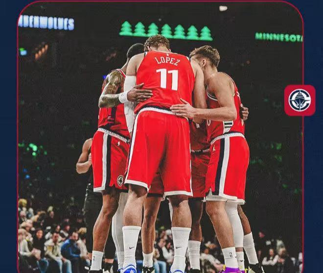 爛到家!快船徹底沉了,賽季6次領(lǐng)先10分+被翻盤,1數(shù)據(jù)倒數(shù)第一