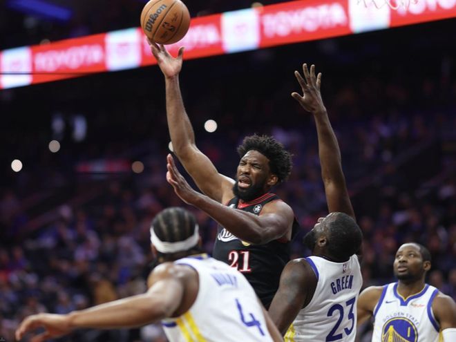 无缘24分大逆转！残阵勇士赢得掌声：替补4人上双，新星三分5中0...