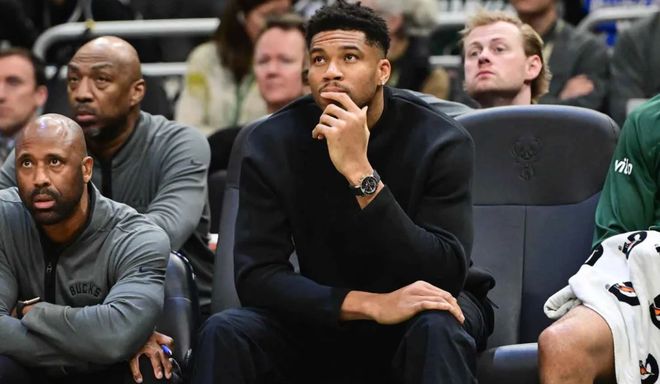 11人3方交易方案！雄鹿豪赌拉文，勇士趁火打劫，国王收获满满...