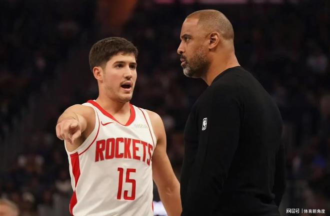 惊爆!库里伤退,火箭31分大胜,勇士“血脉压制”神话破灭!