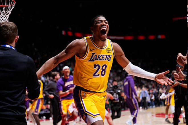 笑噴！上一場輸太陽八村塁抱怨自己沒拿到球 本場接老詹助攻絕殺