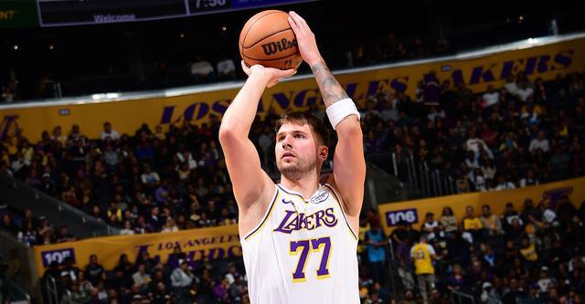 湖人隊史首人！東契奇單賽季連續(xù)六場比賽至少砍下30+5+5