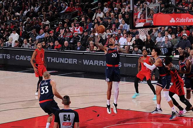 状态突然间出现了下滑,快船锋线大将能否及时调整自己的状态呢?