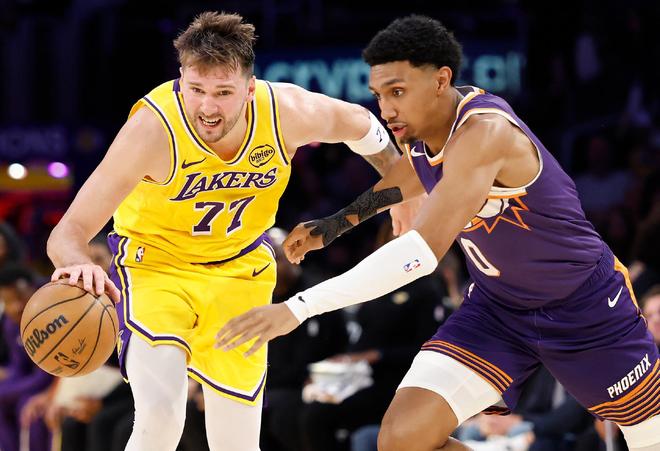 場均僅15+4+7！是詹姆斯真的老了，還是湖人的安排有問題？