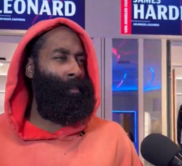 哈登盛赞伦纳德55分：他居然这么久才首次50+，我真为他高兴