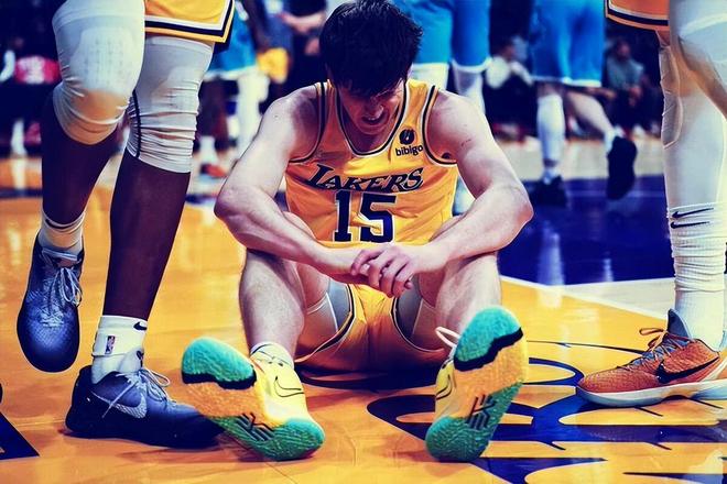 湖媒建议放弃争冠着手26年夏!里皇已砸手里 等老詹八村合同到期