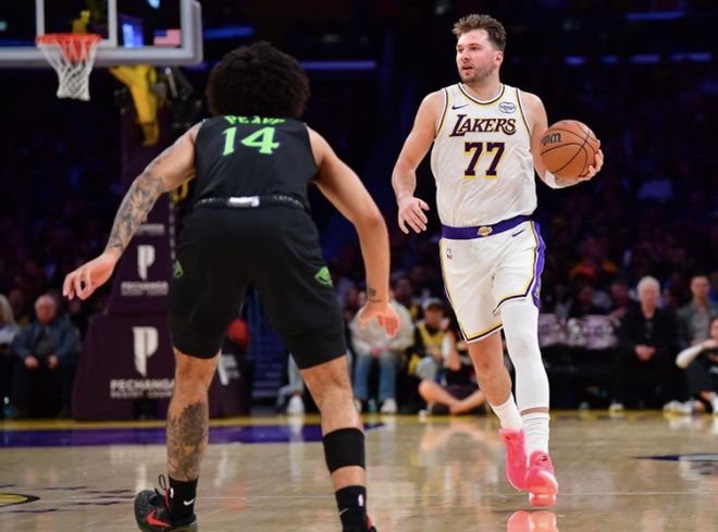 爆砍67分！雙子星26罰無人可擋！湖人豪取7連勝，詹姆斯樂開花