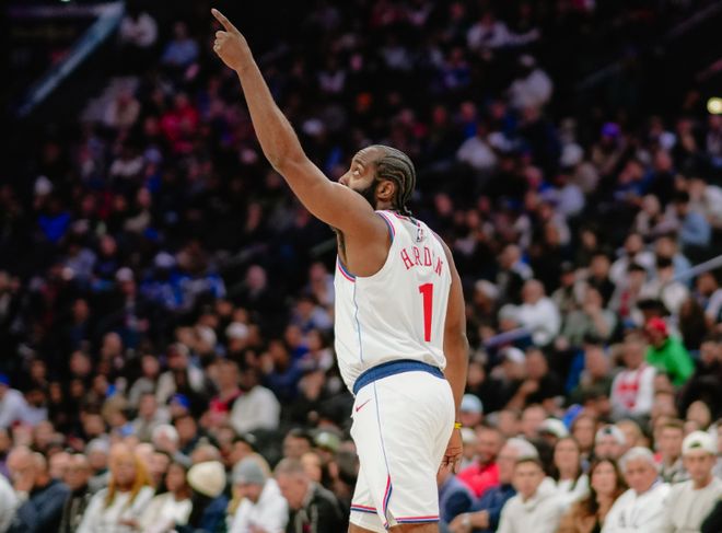 哈登错失绝杀，空砍28分5助！快船惜败76人，球队进攻乏力需小卡...