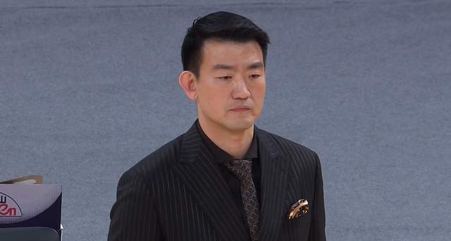 14分大胜!卫冕冠军获开门红,外援统治比赛,塔克16分,张宁6中0