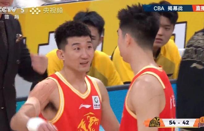 广厦男篮14分完胜,山西男篮两大问题明显,胡金秋13+6,数据出炉