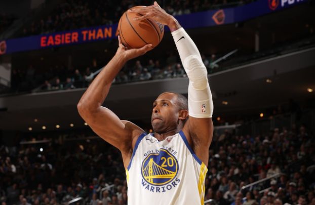 效果很不理想！內(nèi)線老將加盟勇士至今的表現(xiàn)都是非常糟糕的？