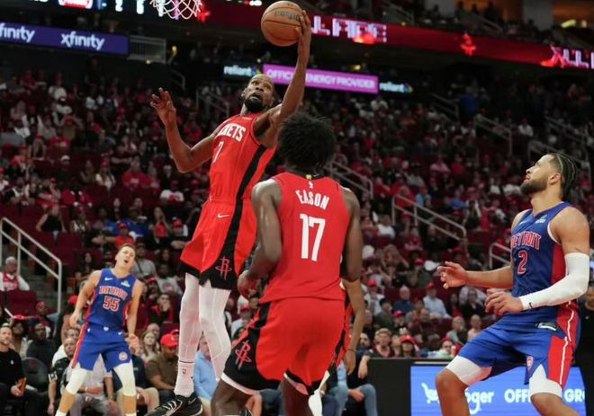 年薪5400万,把争冠队带成联盟垫底!NBA被高估超巨,该离开了