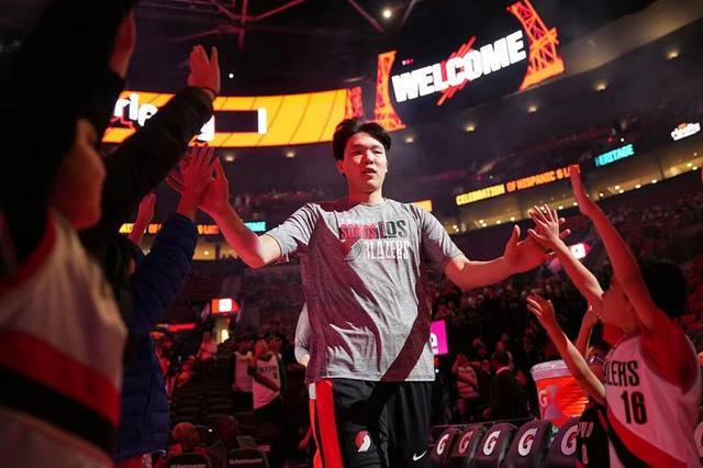 NBA|杨瀚森赢定才被派上场 战勇士2分2封盖