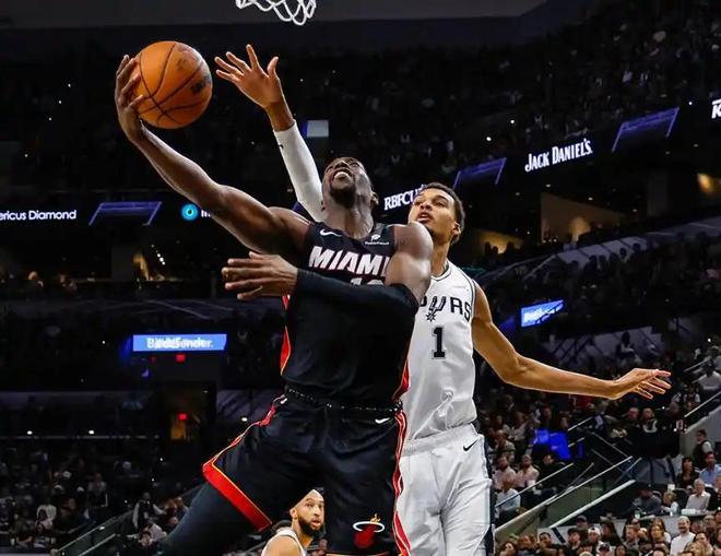 要還這么打下去，文班的MVP、DPOY要來了