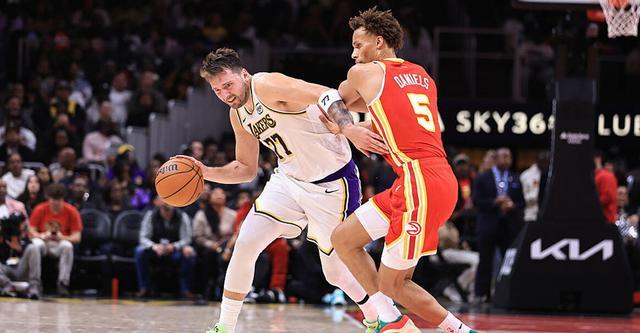 東契奇22+11布朗尼賽季新高 湖人不敵老鷹