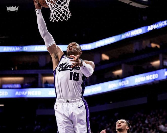 逆轉(zhuǎn)勇士！德羅贊25+2，威少23+16+10再打下去，就是頂級大前鋒了