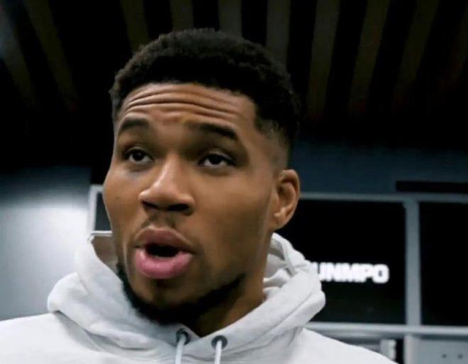 見義勇為!字母哥:逛超市遇到個(gè)男的搶劫女士 制服他卻被打中右眼