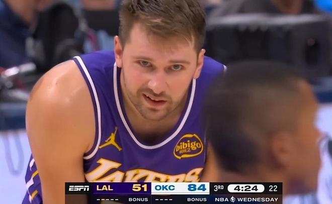 29分大败想起他了?湖人球迷高呼勒布朗!美网友让东里给老詹道歉