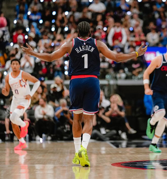 一度三分5中5!哈登三节打卡30+7+7带队狂胜 老快船上限全靠他?