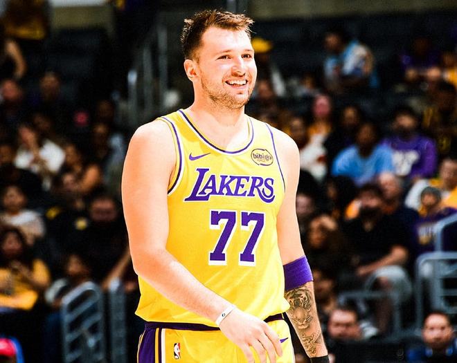 35分9板13助5断！就在今天，3项前无古人的NBA纪录被卢卡达成了...