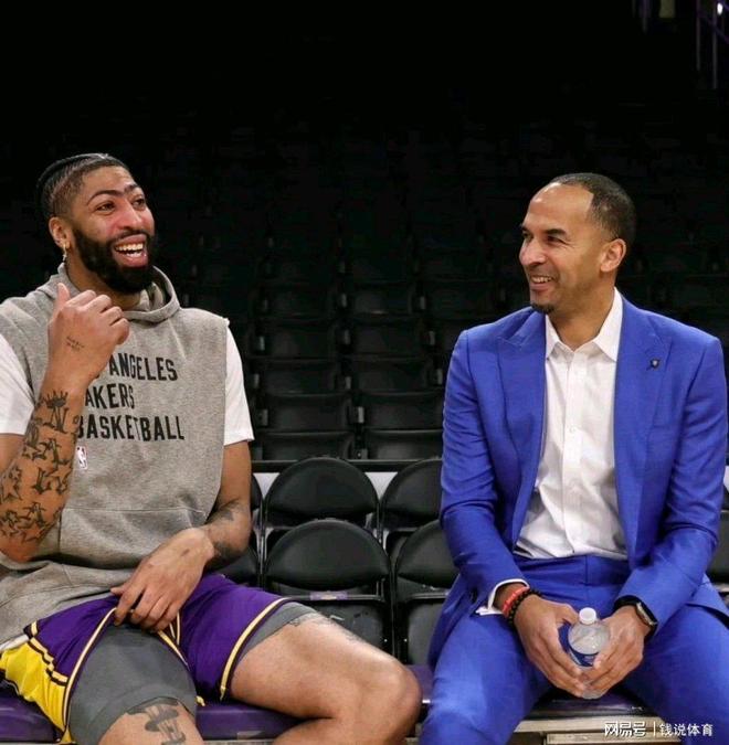 戴维斯回洛杉矶，独行侠彻底重建！美媒给出4换1交易方案，合理吗...