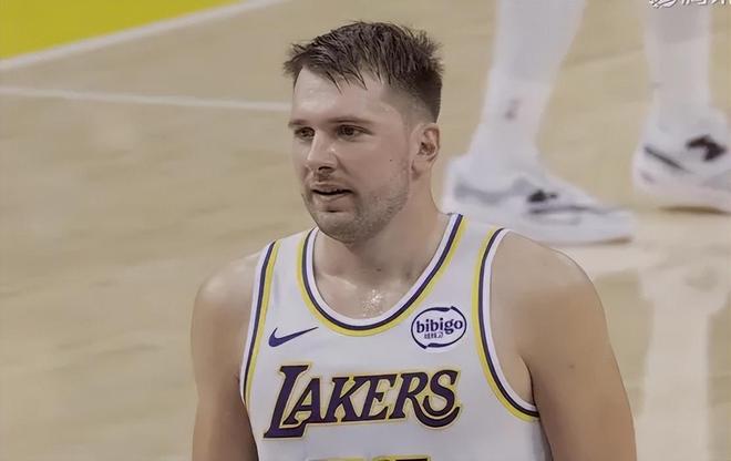 湖人勝熱火！雙核喜憂參半，海斯與拉拉維亞齊爆，布朗尼奇兵！