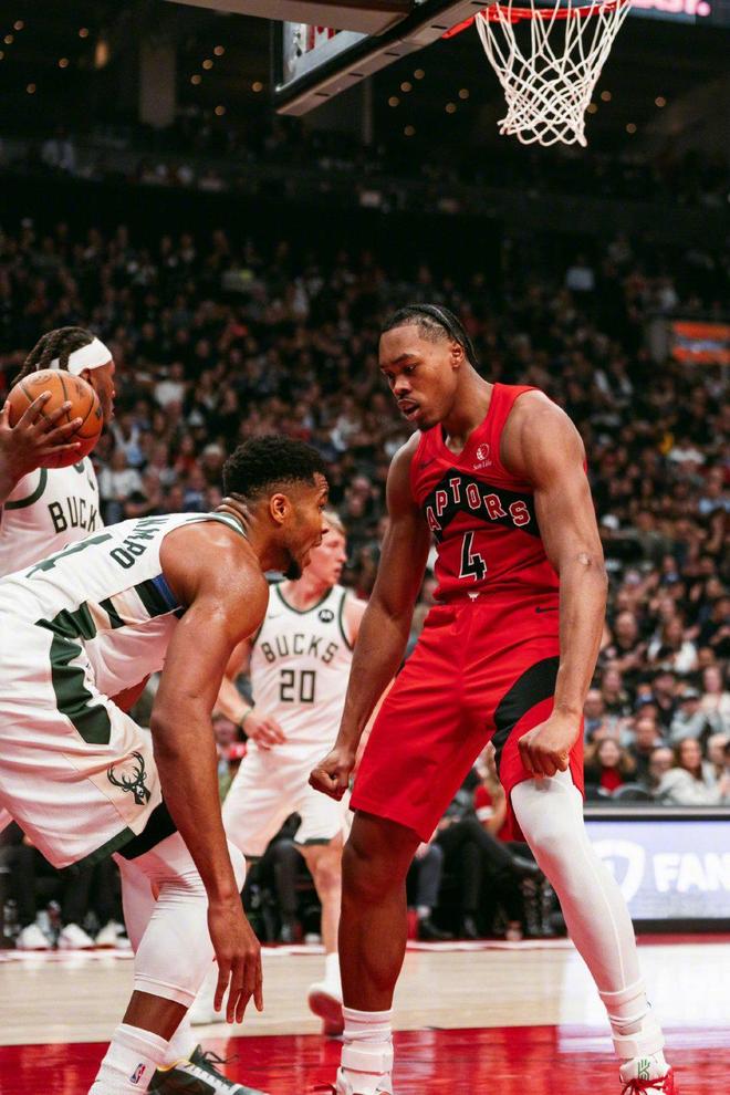 122-116！字母哥狂轰31+20+7，雄鹿险胜猛龙迎新赛季两连胜