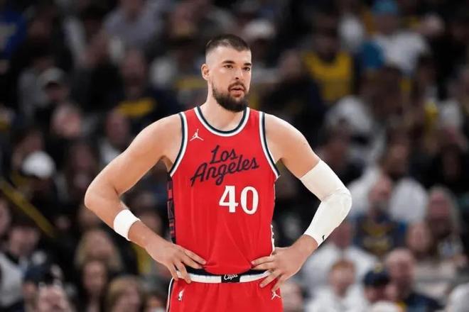 快船119-120热火遭4坏消息！祖巴茨下滑，哈登不坚决，泰伦卢主责...