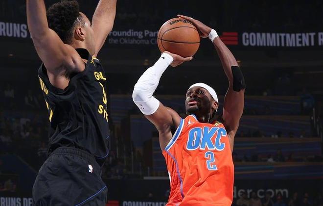 库里13中4+生涯首次恶犯,亚历山大28+11,雷霆24分狂胜静待湖人