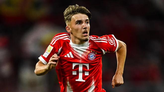 拜仁“小王子”卡尔的巨星之路 偶像梅西但不想和谁比较...