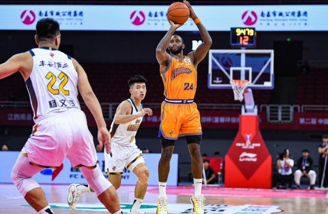 CBA最新消息！上海男篮更换外援，浙江广厦或裁掉塔克