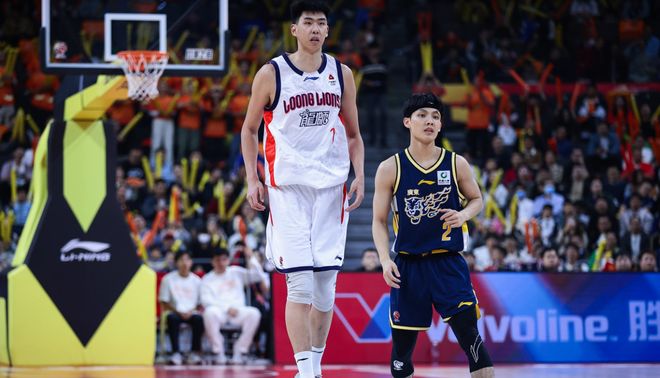 轰27+14+4帽长出恶气！徐昕爆发杜锋备受质疑 他在广东被耽误了吗