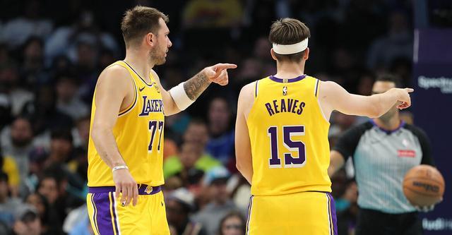 東契奇:很開心里夫斯復出了 他是真正能改變比賽的球員