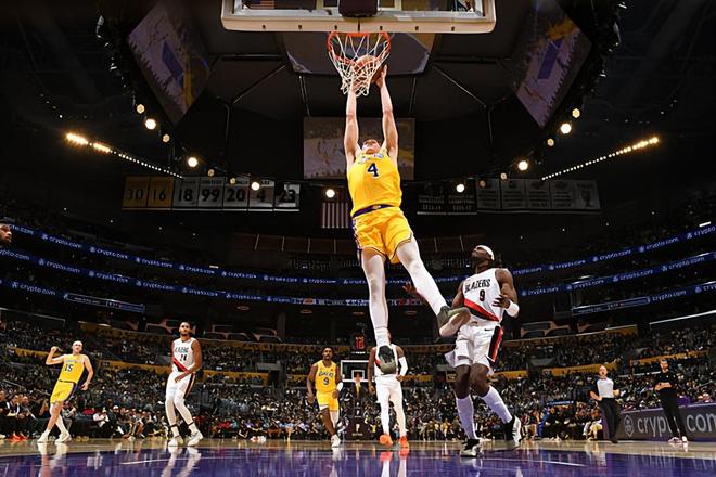 一場比一場打得差,湖人首輪秀如今連投籃的自信心都沒有了?