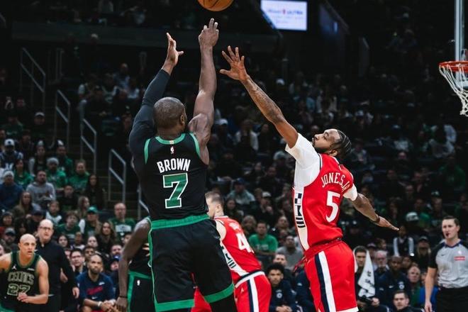 41+37+28!哈登三分绝杀被黑?这支快船队没救了