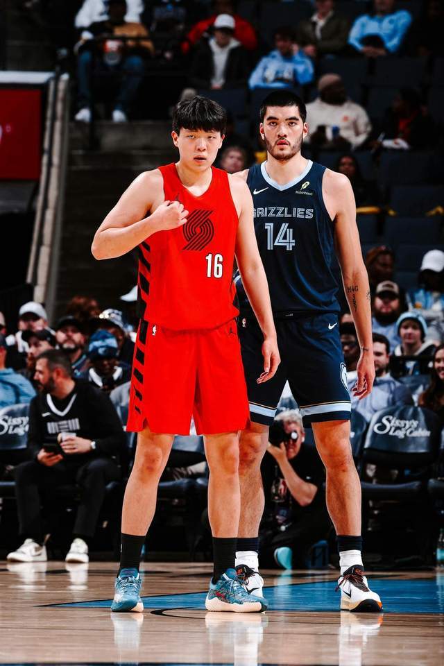 楊瀚森回應(yīng)首次首發(fā)：上半場縮手縮腳發(fā)揮不咋地，向伊迪學(xué)習(xí)生存