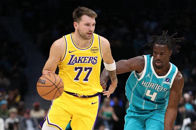 湖人2年1100萬淘到寶!恭喜詹姆斯,5大爭冠幫手一口氣全到位了