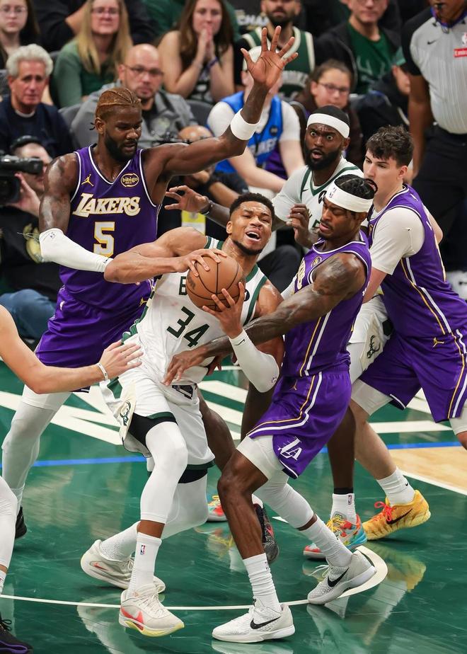 雄鹿迷了路！字母哥因傷缺陣，雄鹿不敵開拓者，遭遇五連敗...